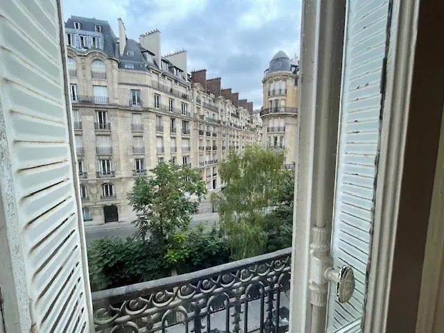 Madou Sall Lejlighed Paris Frankrig